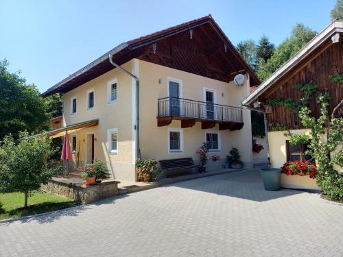 Landhof Ella - Ferienhaus vor den Toren Salzburgs