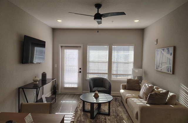 Landing | Amazing 1BD, Gym, Pool