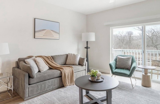 Landing | Amazing 1BD, Pool, Gym