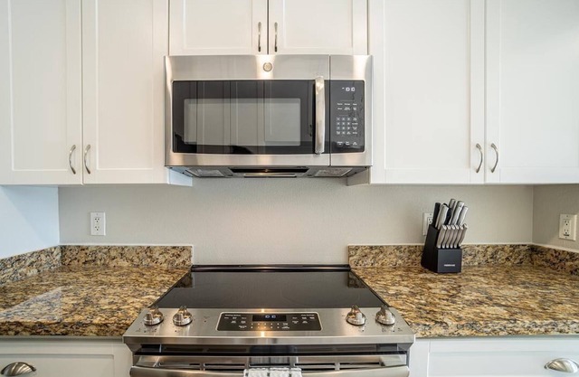 Landing at Beach Park - 1 Bedroom in Downtown Foster City