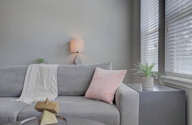Landing at Republic At Alamo Heights - 2 Bedroo.