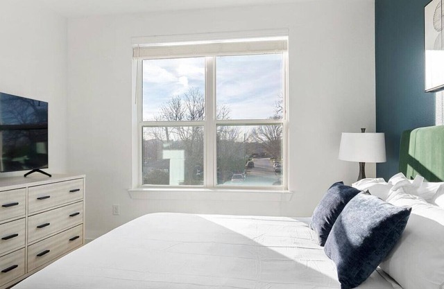 Landing at The Draper - 2 Bedrooms in Garland