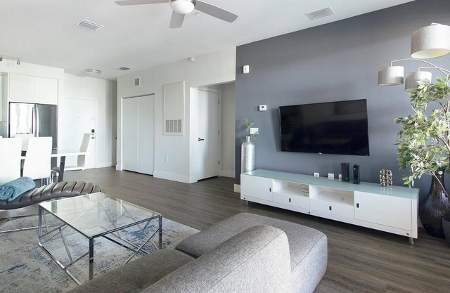 Landing at The Pointe on Westshore - 3 Bedrooms.