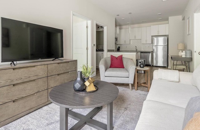Landing | Beautiful 2BD, Pool, Clubhouse