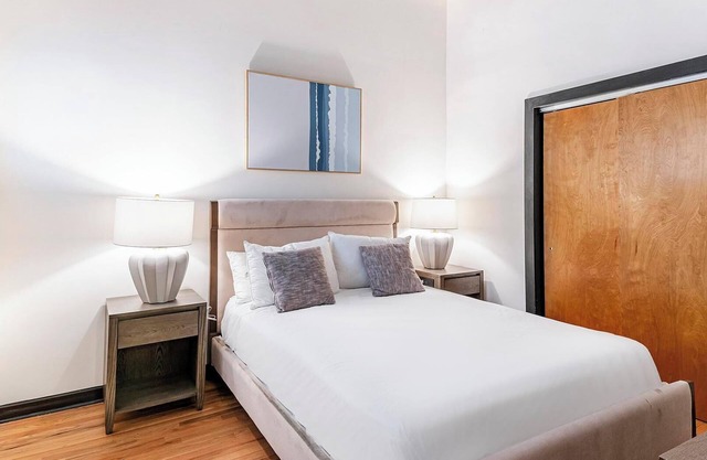 Landing | Beautiful 2BD, Gym, Clubhouse