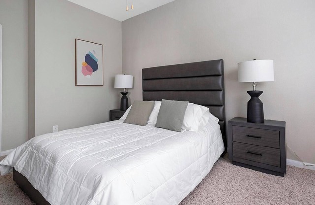 Landing | Chic 1BD, Pool, Gym