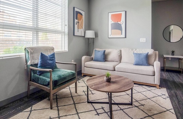 Landing | Chic 4BD, Clubhouse, Pool