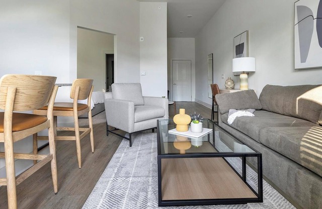 Landing | Chic Studio, Clubhouse, Pool
