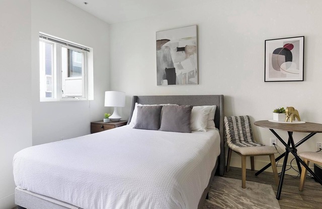 Landing | Incredible Studio, Gym, Courtyard
