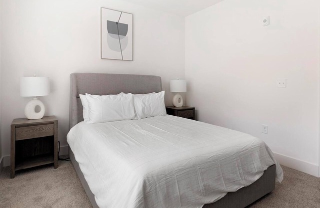 Landing | Modern 1BD, Clubhouse, Pool