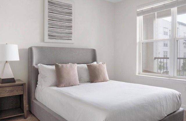 Landing | Spectacular 1BD, Pool, Rooftop Lounge