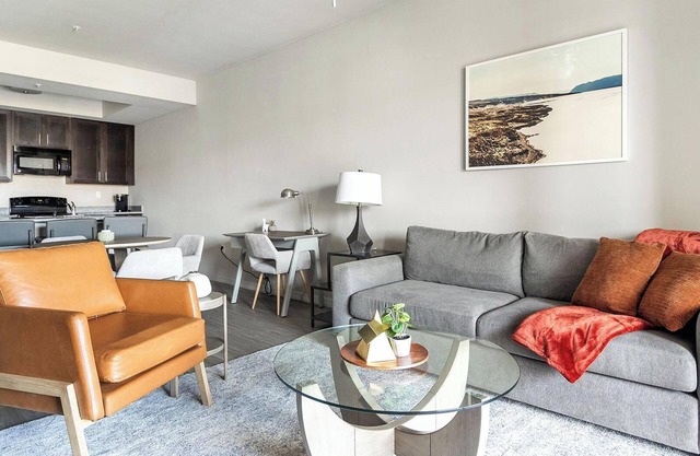 Landing | Spectacular 1BD, Pool, Gym