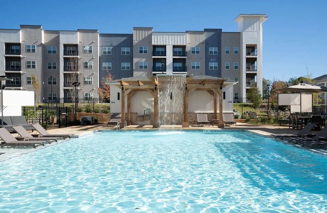 Landing | Stunning 2BD, Game Room, Pool