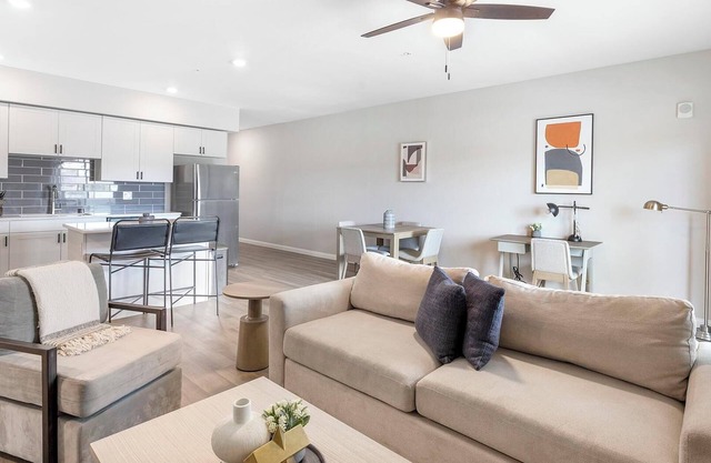 Landing | Stylish 1BD, Rooftop Lounge, Pool