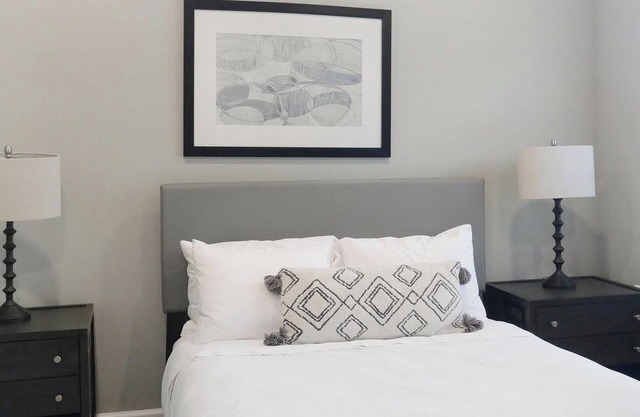 Landing | Stylish 1BD, Gym, Yoga Studio