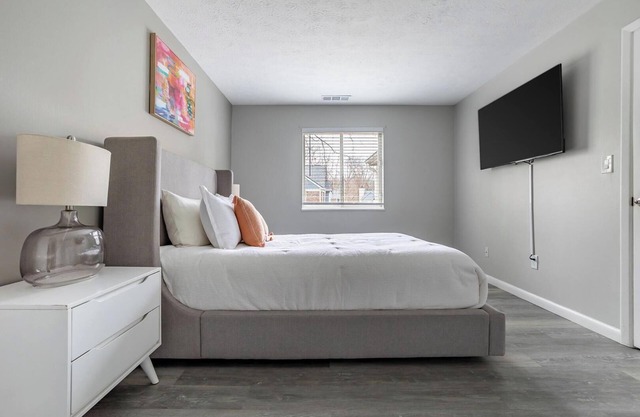 Landing | Stylish 2BD, Clubhouse, Tennis Court