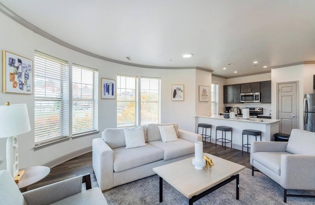 Landing | Stylish 2BD, Gym, Pool