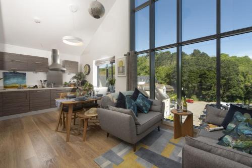 Landing View Fowey Penthouse