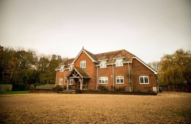 Langford Farmhouse, New Forest National Park w/hot tub & cinema lounge