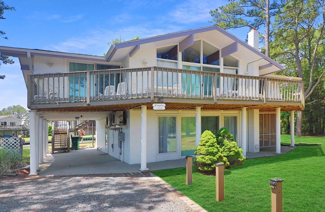 Langtree - Pet friendly; Waterfront w/boat dock!