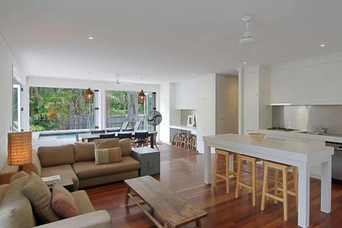 Lantana Beach House - 77 Butler Street