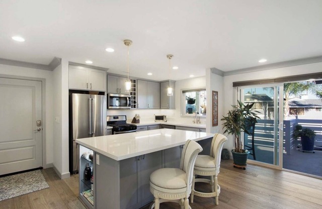 Lantern District unit with Spacious Rooftop patio w/360 view