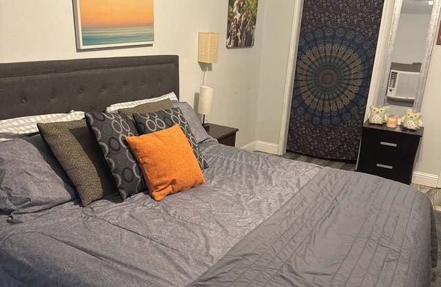 Large 1 bedroom house. Covered parking in a safe area. WiFi. Tv in every room!