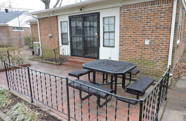 Large 3 Bedroom /2 Bath Home - Can Sleep 8