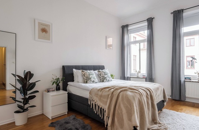Large Central Gothenburg 2bd Apt