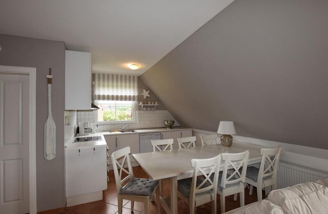 Large comfortable apartment by the sea