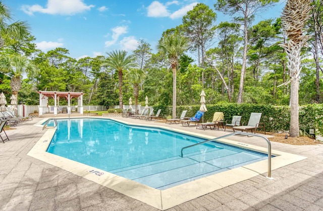Large Community Pool + Comp Bikes- Om Sweet Om by Royal Destinations