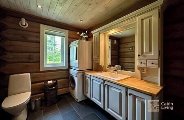 Large cozy log cabin with sauna and nice view