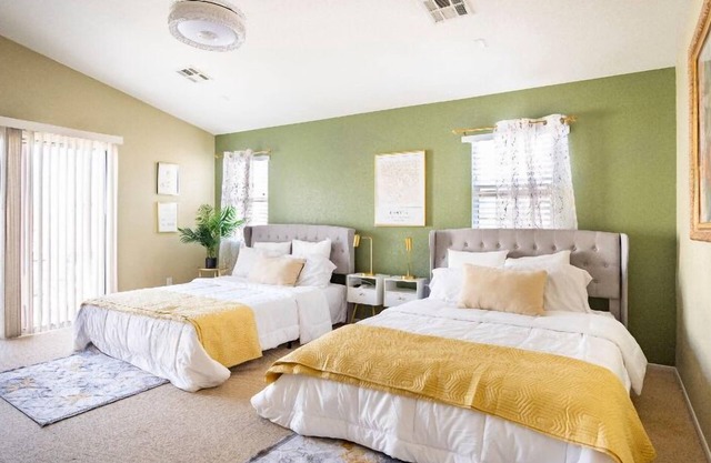 Large Fully Furnished 5 Bedroom Home