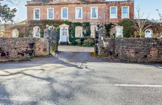 Large Georgian Manor House in Idyllic Foodie Heaven Somerset Village Near Bath