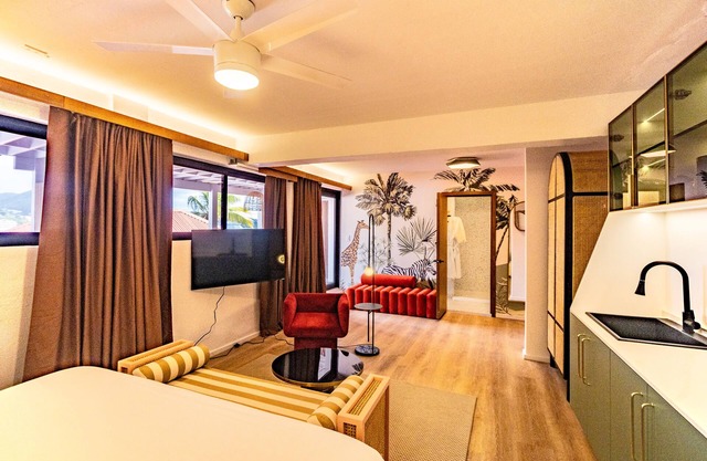 Large King Room - Saint Thomas USVI
