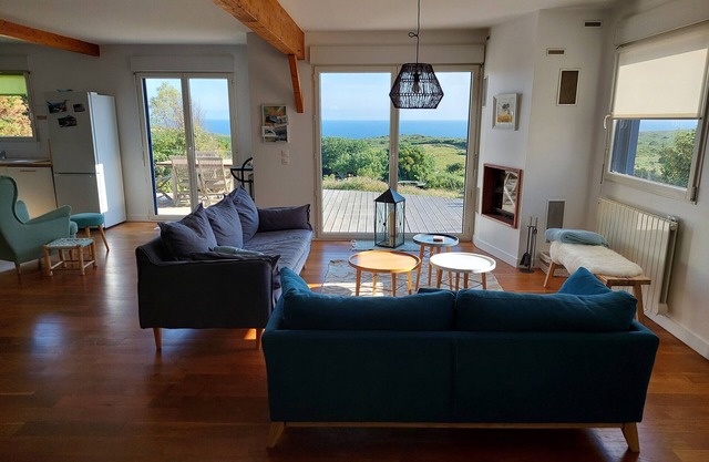 Large, modern holiday home with beautiful Breton sea views