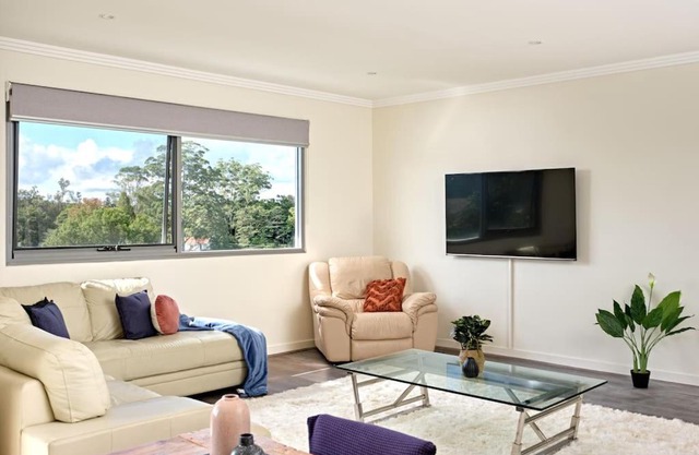 Large Premium Warrawee Apartment with Parking A401