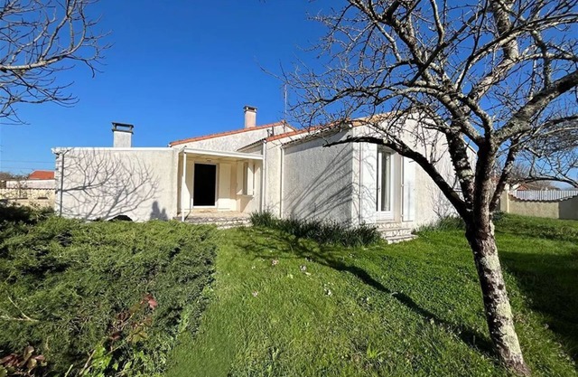 Large quiet house for 8 people - 10km from Royan