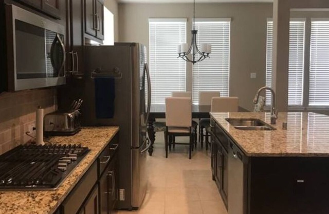 Large Spacious 2 bed / 3 bath House w/ Media Room.