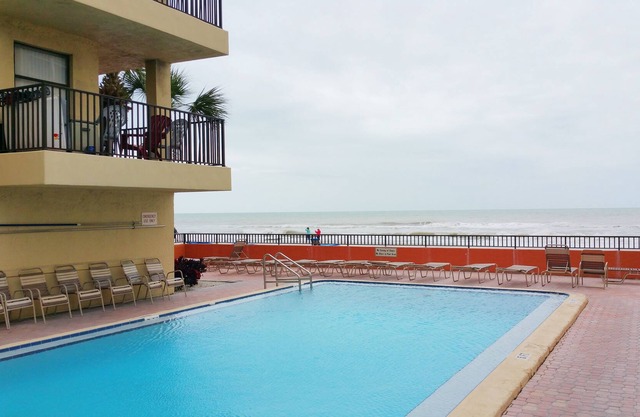 Las Brisas Condominiums