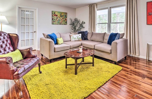 Laurel Park Home: 2 Mi to Downtown Hendersonville