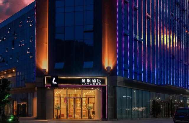 Lavande Hotel Yibin University City Exhibition Center