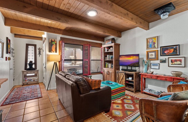 Lavishly Decorated Fort Marcy Condo Downtown in Santa Fe