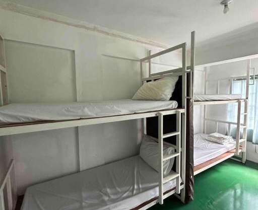 Lawton Residences Studio Room 3C - 4 pax