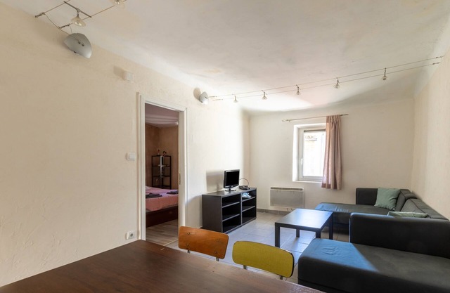 Le Beaumier - One Bedroom Apartment, Sleeps 4