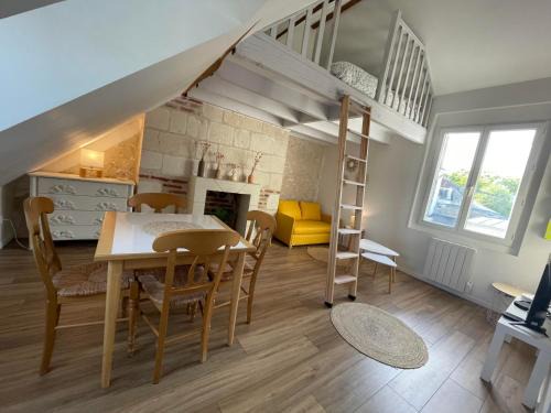 Le Cocon du Rempart Studio de charme avec mezzanine TOURS centre