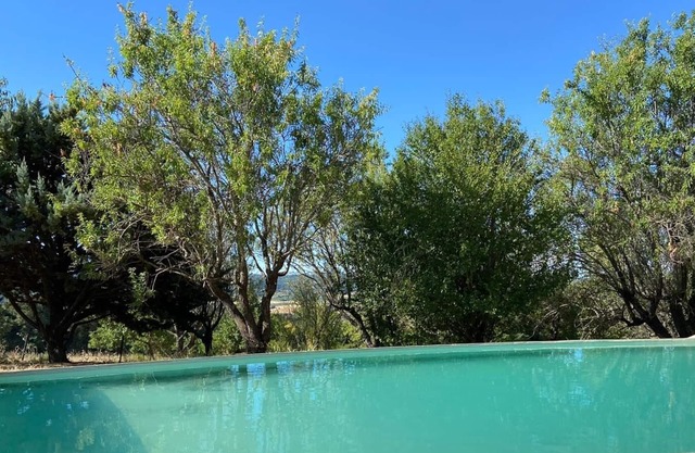 Le Bas Château, Magnifique Bâtisse Avec Piscine Privée et Immense Terrain Arboré