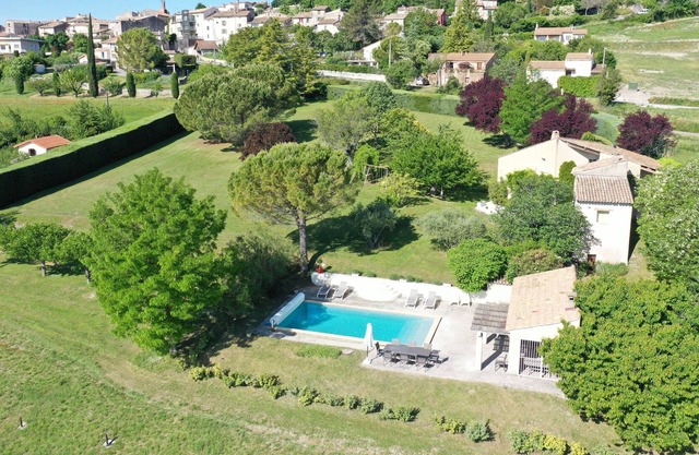 Le Pigeonnier, Belle Maison Lumineuse en Provence, 6 Couchages, Piscine Privée