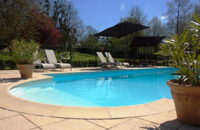 Le Logis du Pressoir Chambre d'Hotes Bed & Breakfast in beautiful 18th Century Estate in the heart of the Loire Valley with heated pool and extensive grounds
