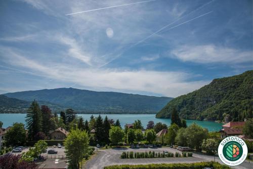 Le Manoir de Talloires Loft avec vue lac, centre village - LLA Selections by Location Lac Annecy